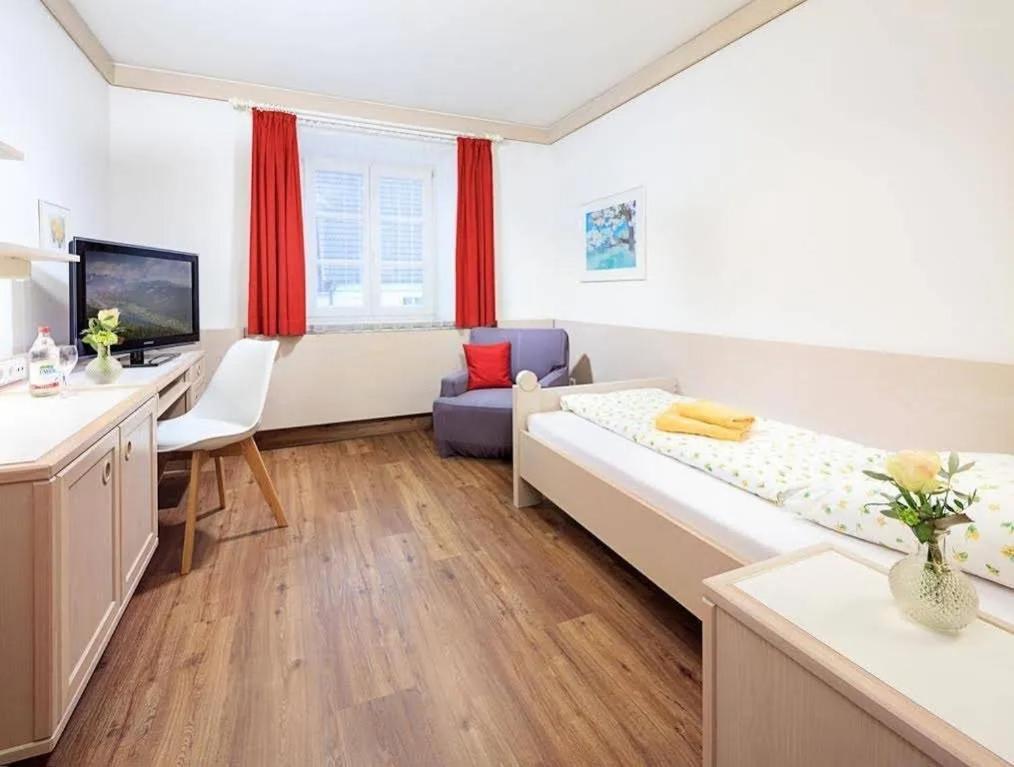 Hotel Und Gasthof Zur Laute Mindelheim Εξωτερικό φωτογραφία