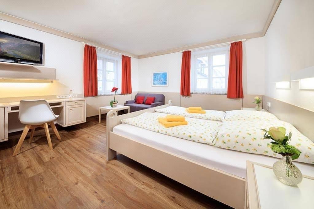 Hotel Und Gasthof Zur Laute Mindelheim Εξωτερικό φωτογραφία